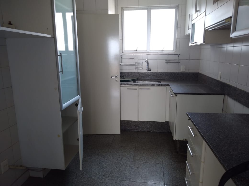 Apartamento à venda com 4 quartos, 140m² - Foto 14