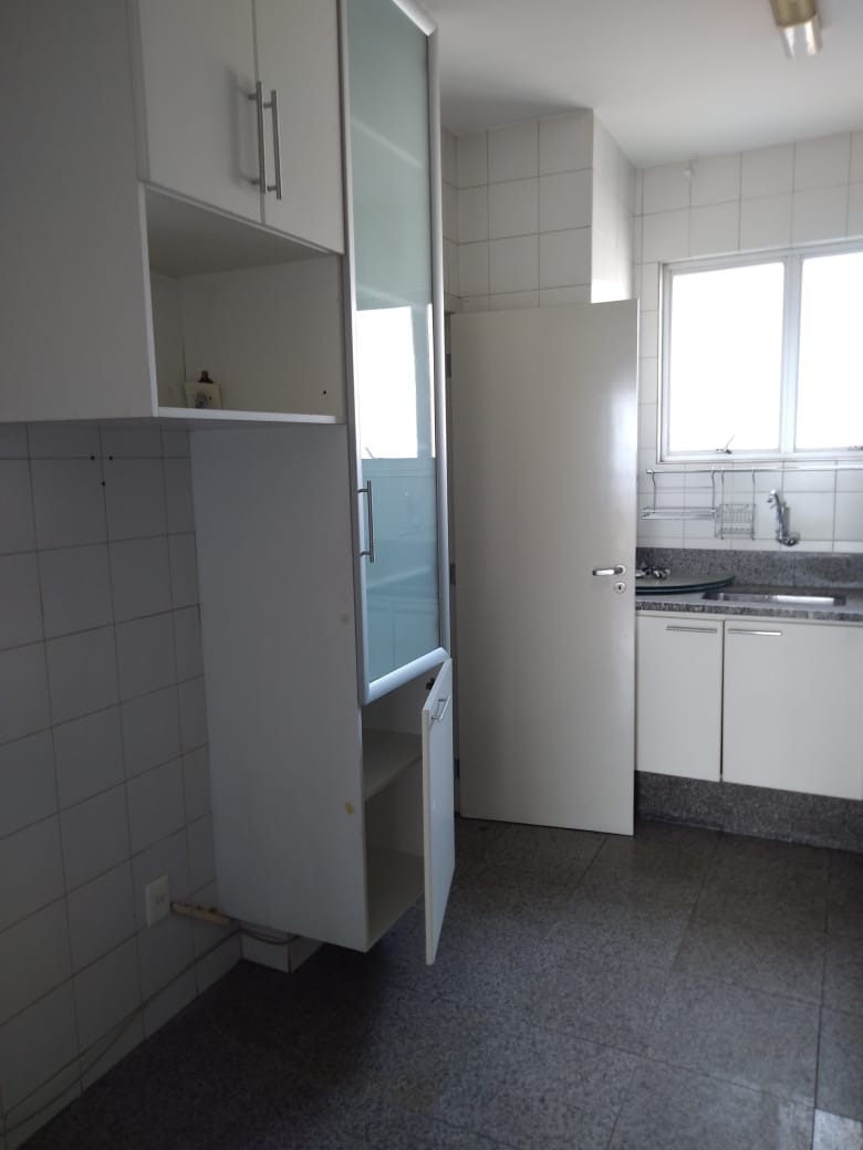 Apartamento à venda com 4 quartos, 140m² - Foto 22