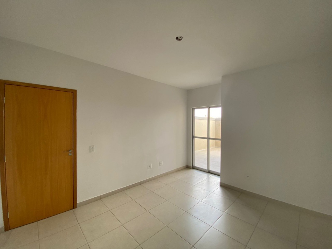 Apartamento à venda com 2 quartos, 70m² - Foto 4