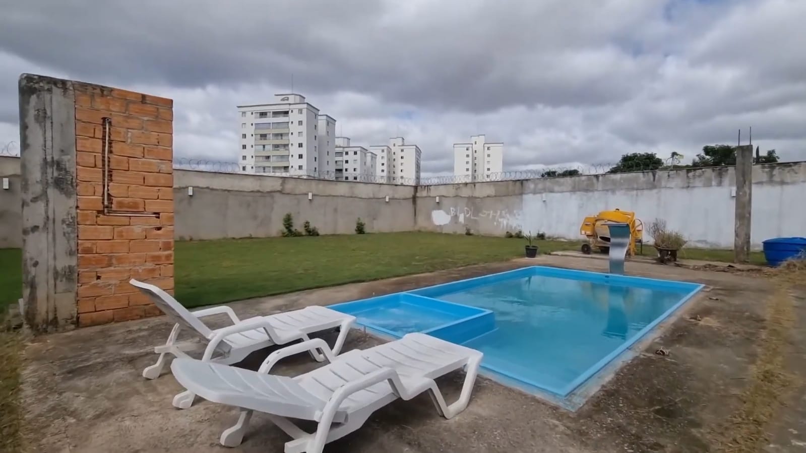 Casa à venda com 3 quartos, 400m² - Foto 4