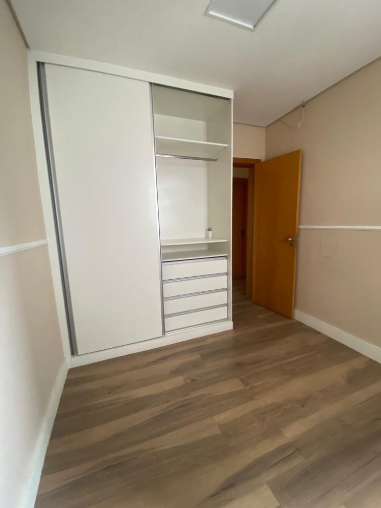 Apartamento à venda com 3 quartos, 75m² - Foto 17