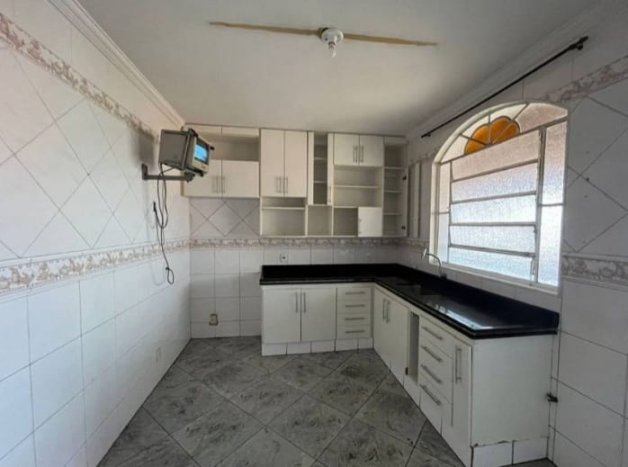 Casa à venda com 4 quartos, 680m² - Foto 9