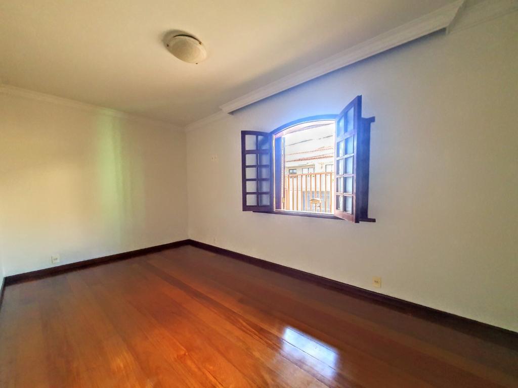 Casa de Condomínio à venda com 4 quartos, 250m² - Foto 4