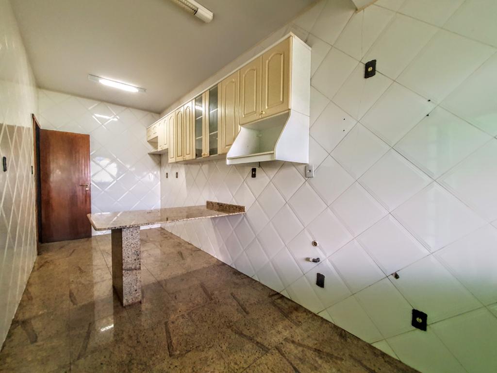 Casa de Condomínio à venda com 4 quartos, 250m² - Foto 9