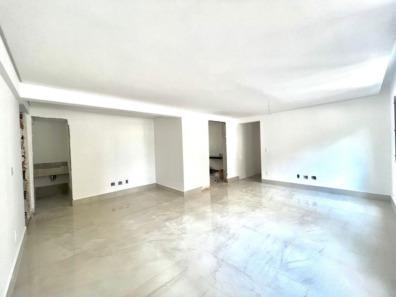 Apartamento à venda com 3 quartos, 100m² - Foto 2