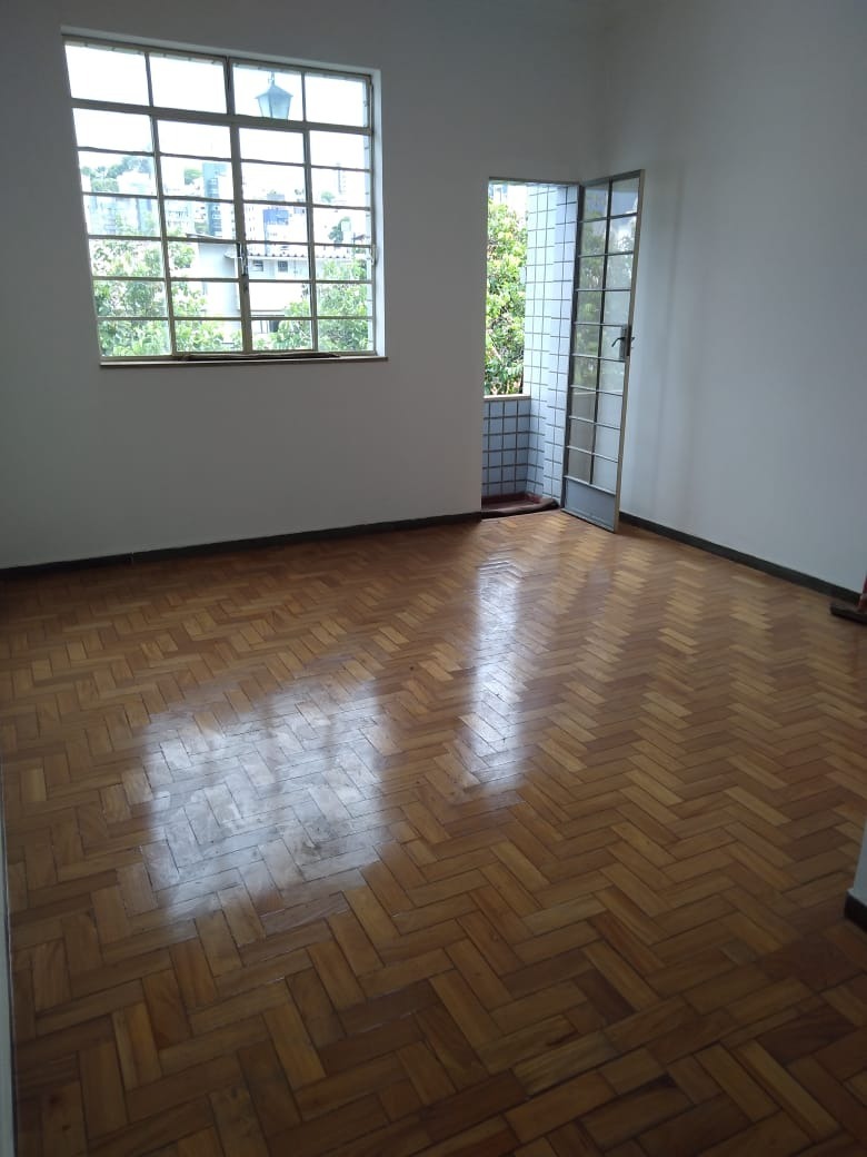 Apartamento à venda com 3 quartos, 120m² - Foto 1