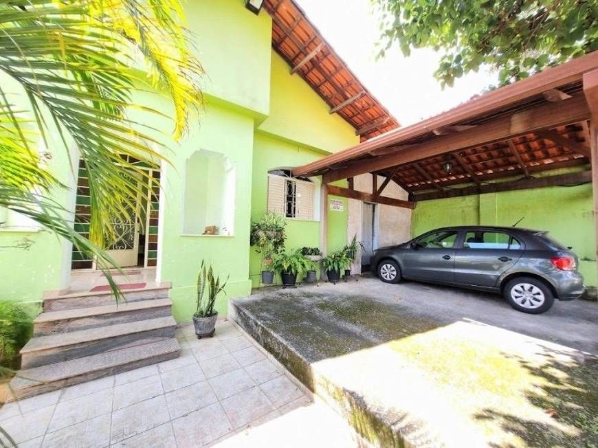 Casa à venda com 3 quartos, 337m² - Foto 1