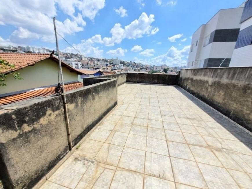 Casa à venda com 3 quartos, 337m² - Foto 14