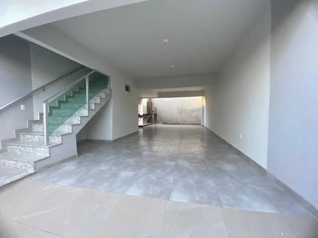 Casa à venda com 3 quartos, 163m² - Foto 2