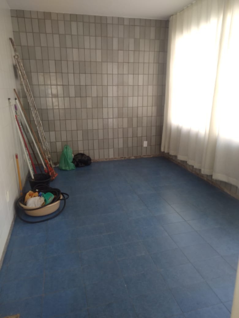 Casa à venda com 4 quartos, 300m² - Foto 6