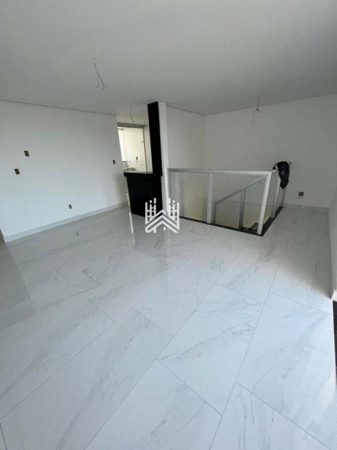 Casa à venda com 2 quartos, 80m² - Foto 1