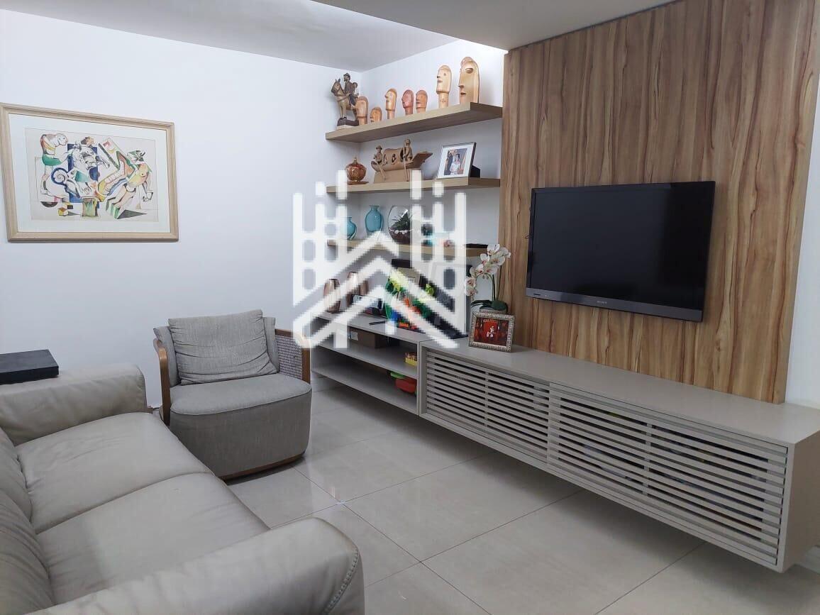 Apartamento à venda com 3 quartos, 130m² - Foto 1