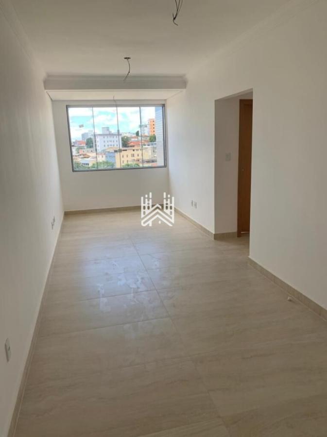 Apartamento à venda com 2 quartos, 62m² - Foto 1