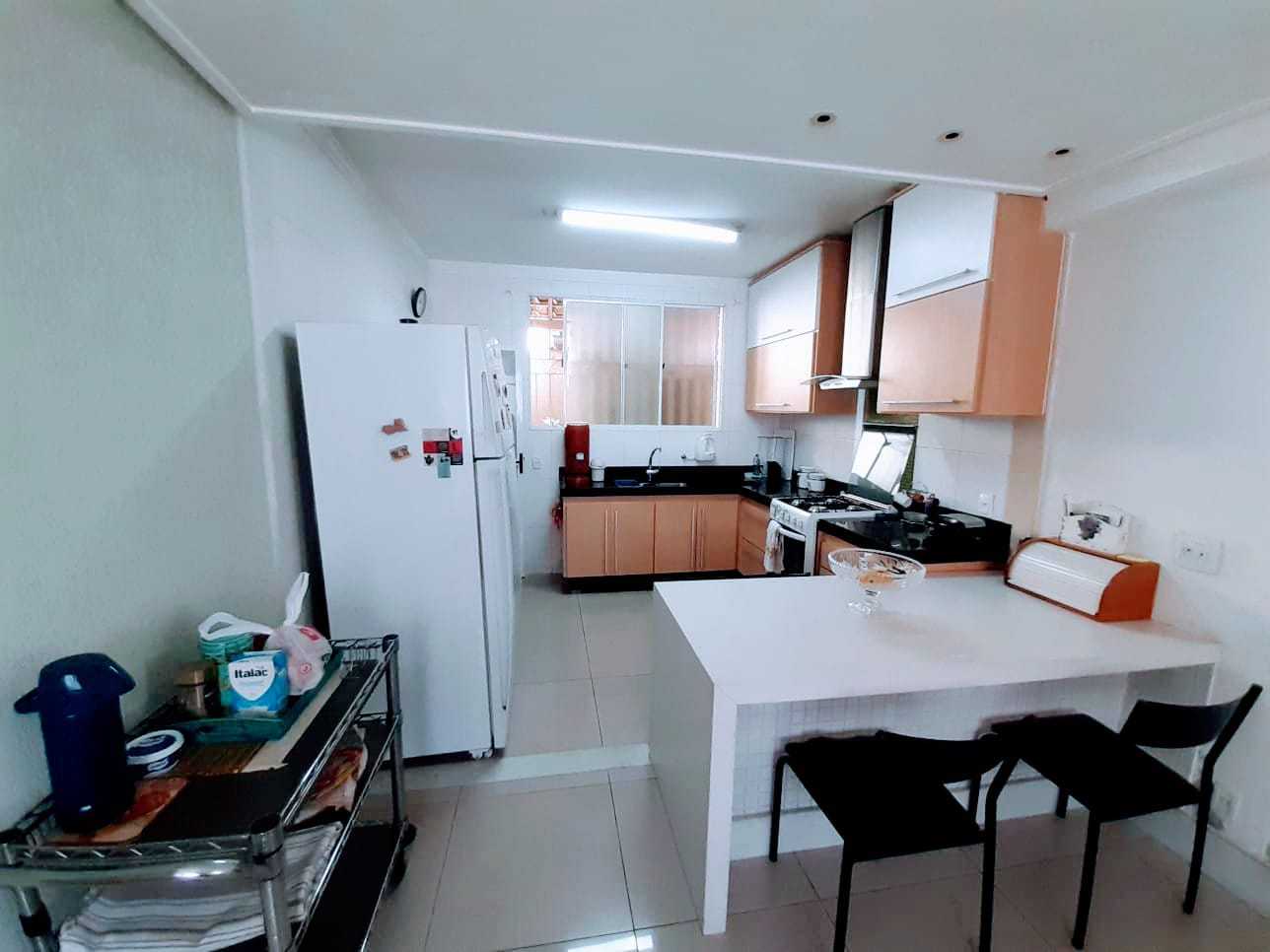 Casa de Condomínio à venda com 4 quartos, 140m² - Foto 2