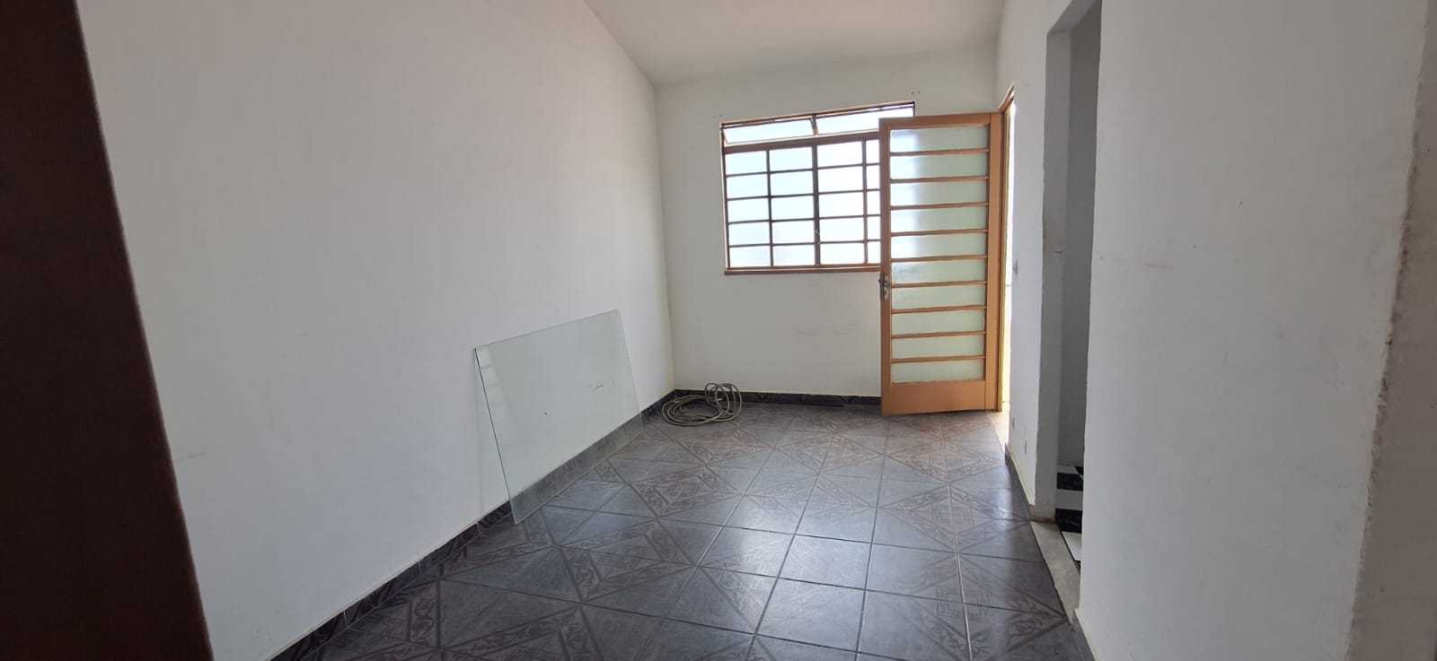 Casa à venda com 2 quartos, 200m² - Foto 4