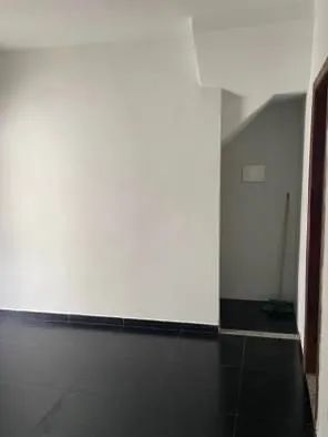 Casa à venda com 2 quartos, 300m² - Foto 2