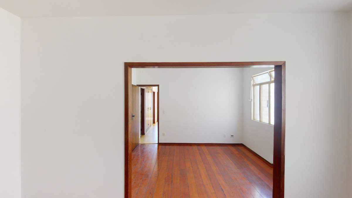 Apartamento à venda com 4 quartos, 140m² - Foto 2