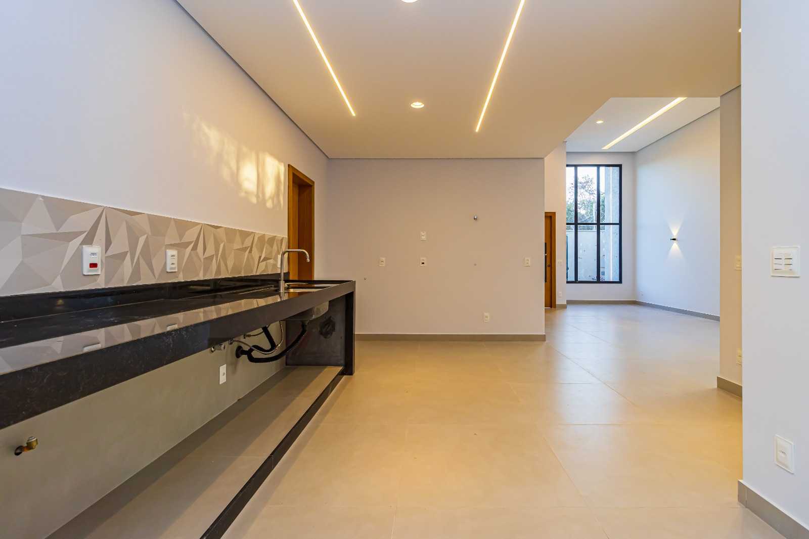 Casa à venda com 4 quartos, 180m² - Foto 9