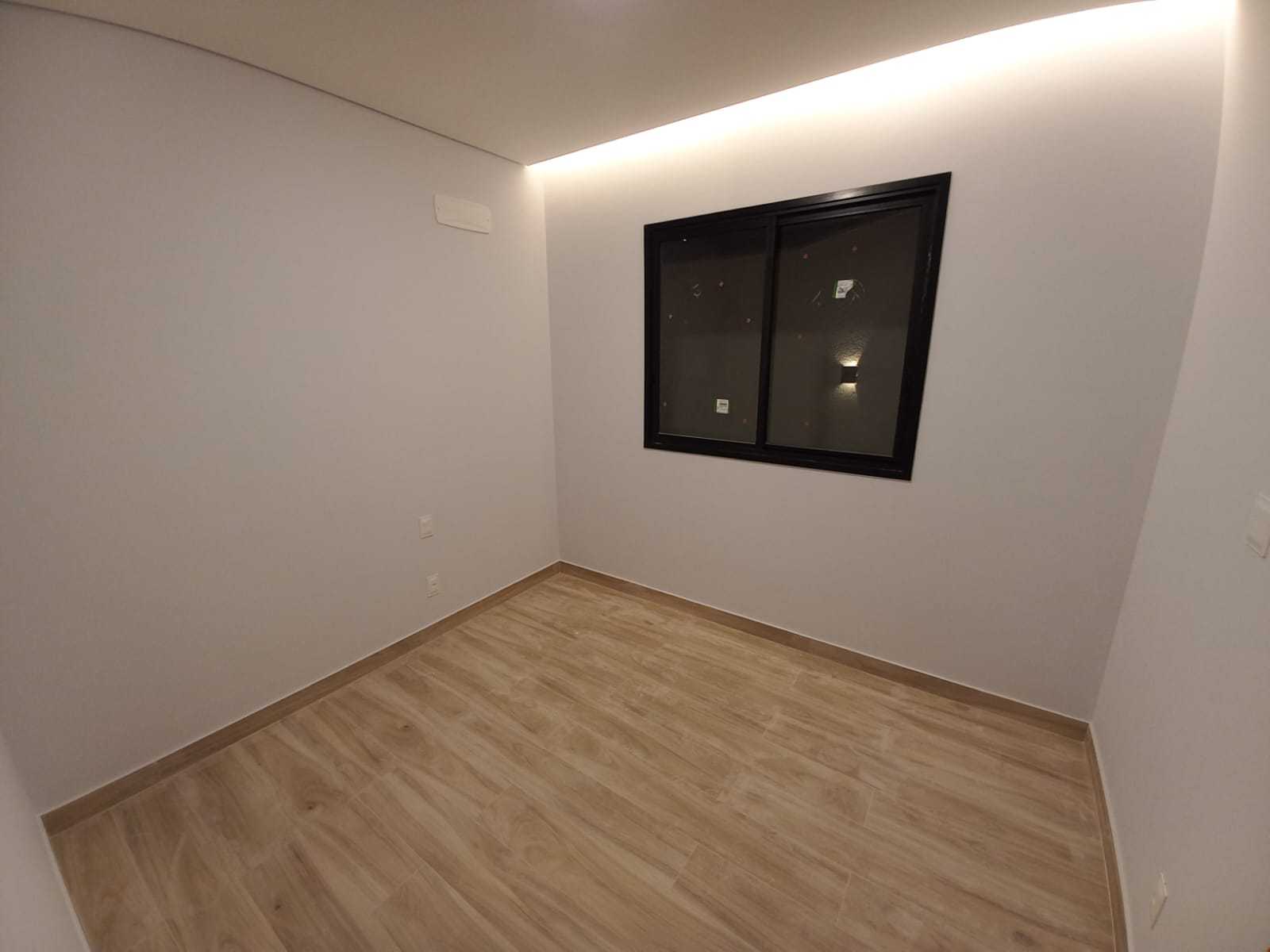 Casa à venda com 4 quartos, 180m² - Foto 14