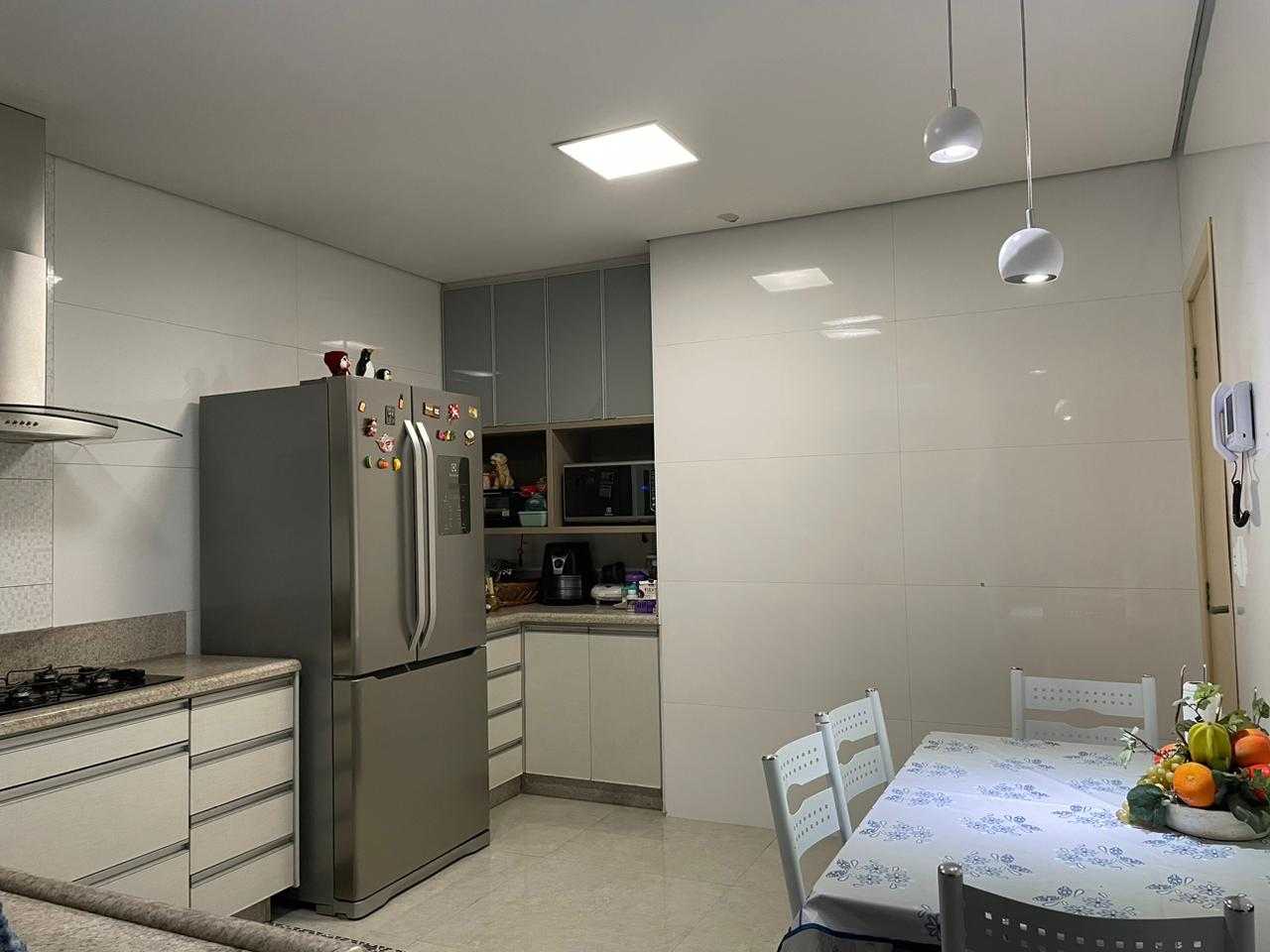 Casa à venda com 4 quartos, 279m² - Foto 16