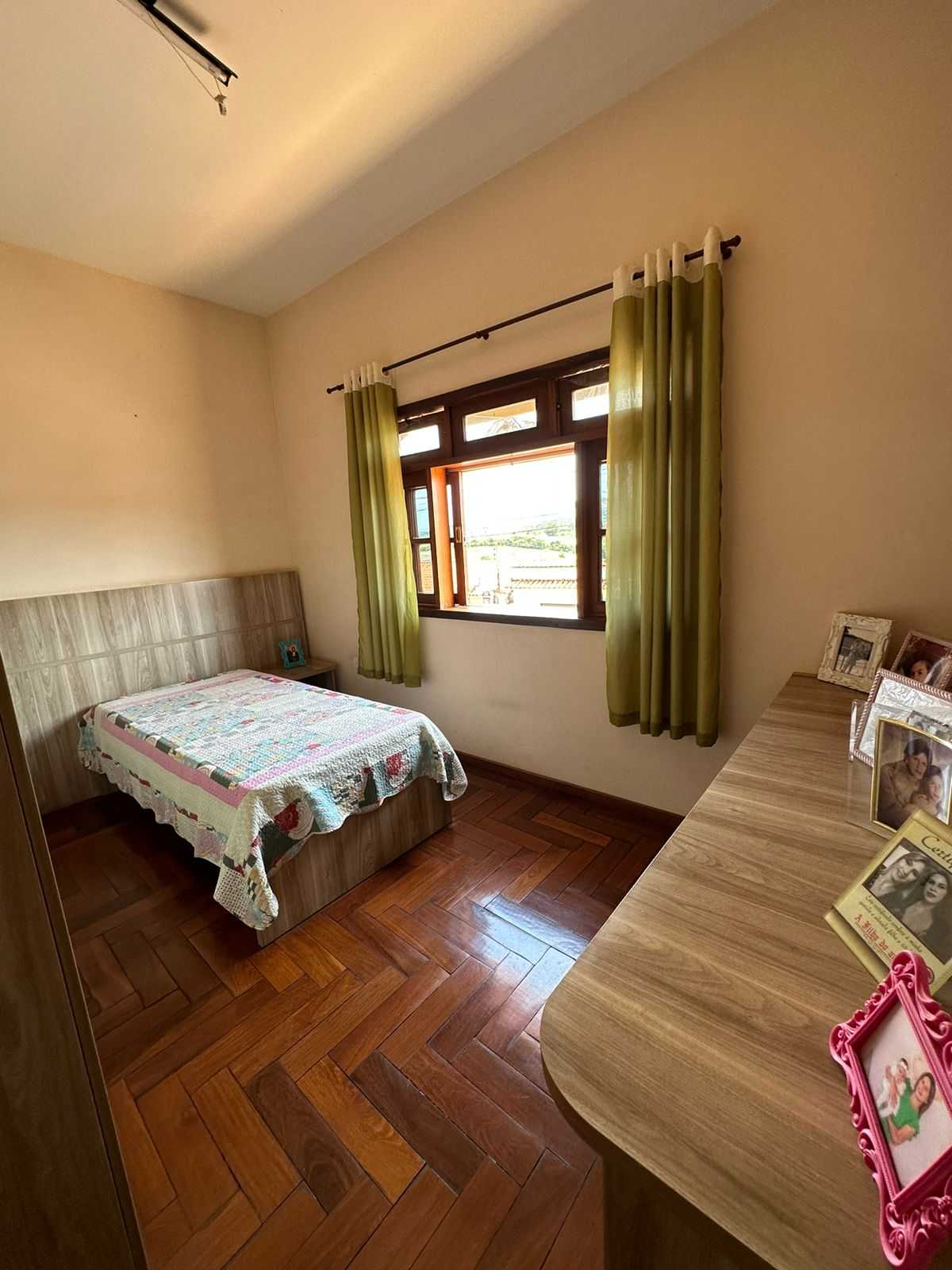 Casa à venda com 3 quartos, 258m² - Foto 18