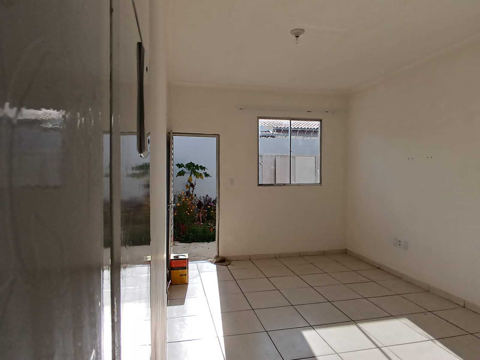 Casa à venda com 2 quartos, 180m² - Foto 2