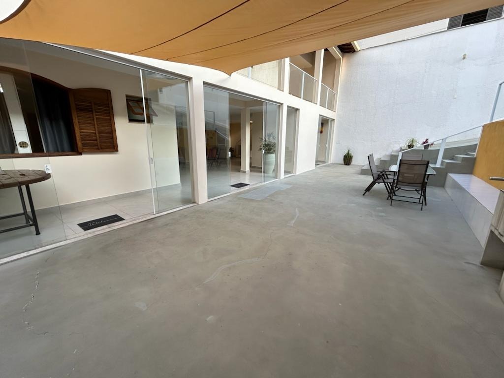 Casa à venda com 5 quartos, 282m² - Foto 4