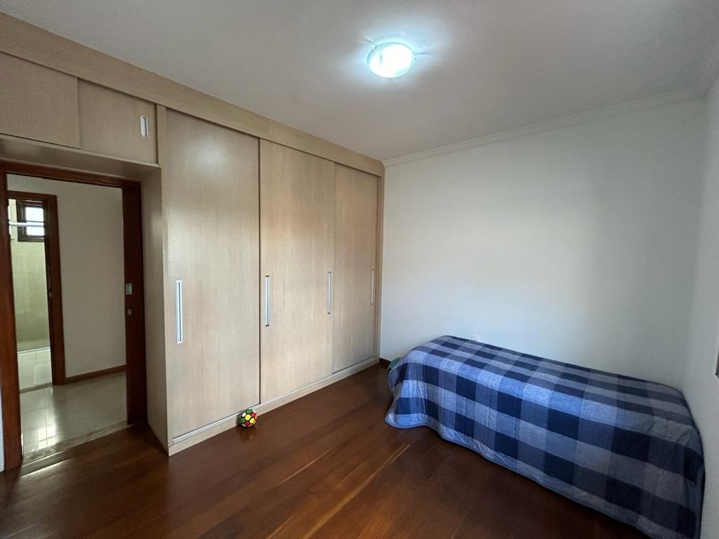 Casa à venda com 5 quartos, 282m² - Foto 16