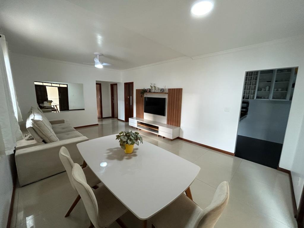 Casa à venda com 5 quartos, 282m² - Foto 14