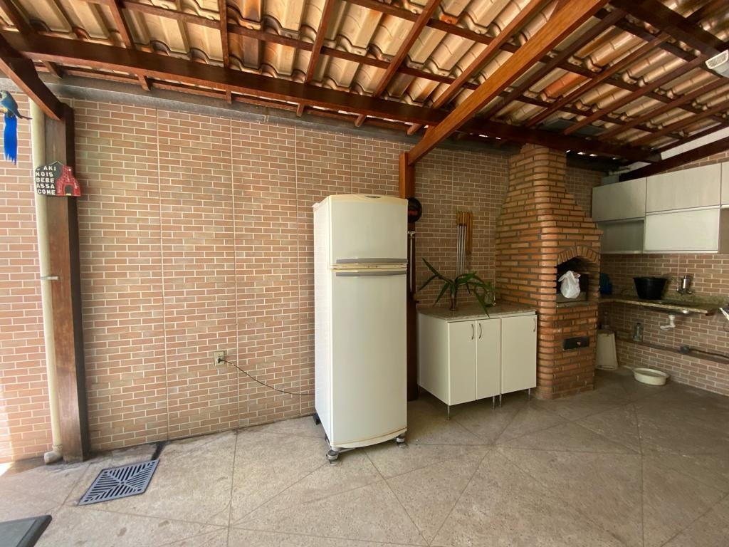 Casa à venda com 4 quartos, 227m² - Foto 21