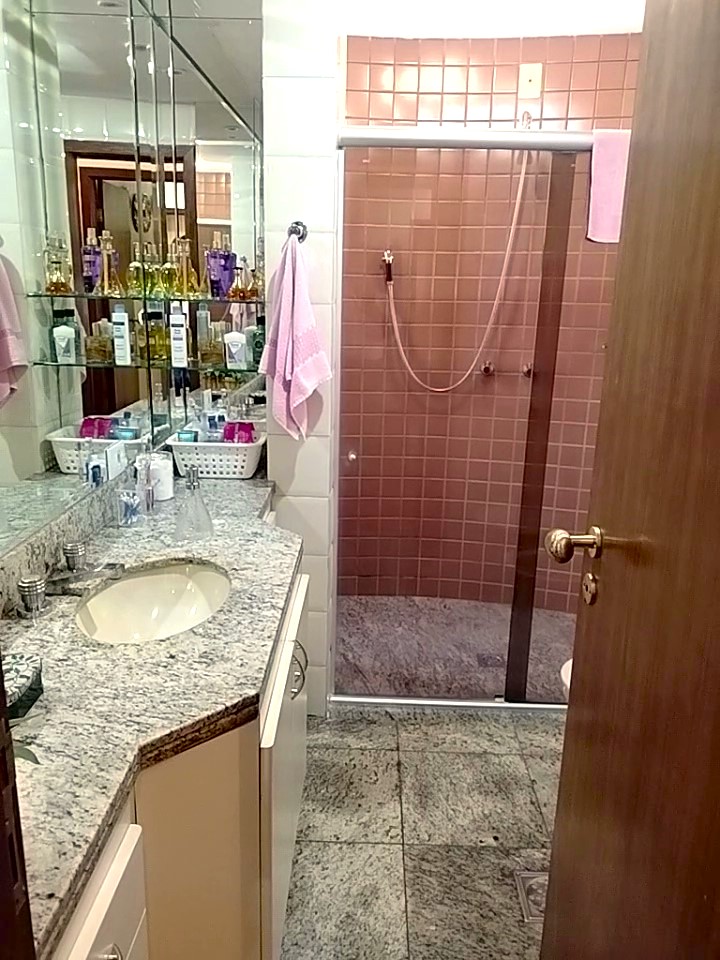 Apartamento à venda com 4 quartos, 196m² - Foto 8