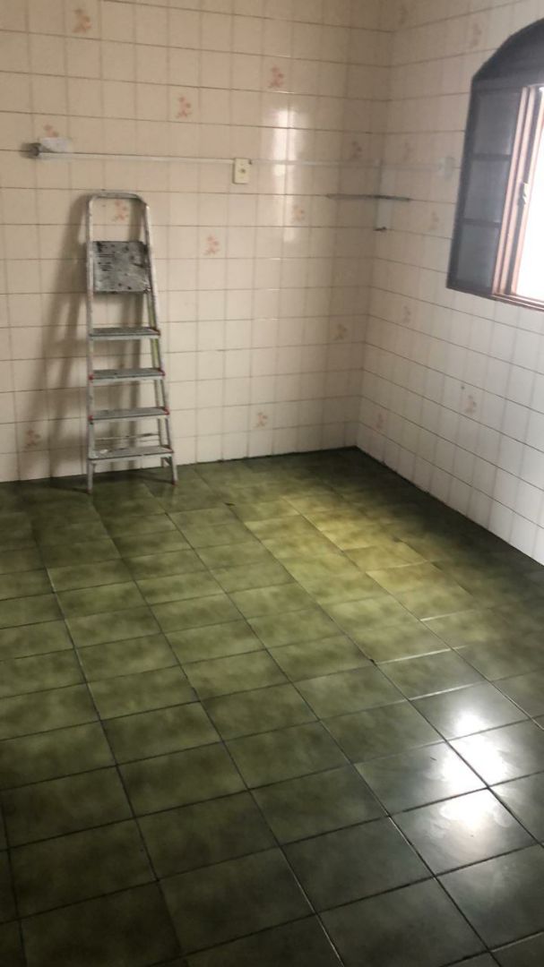 Casa à venda com 3 quartos, 210m² - Foto 14