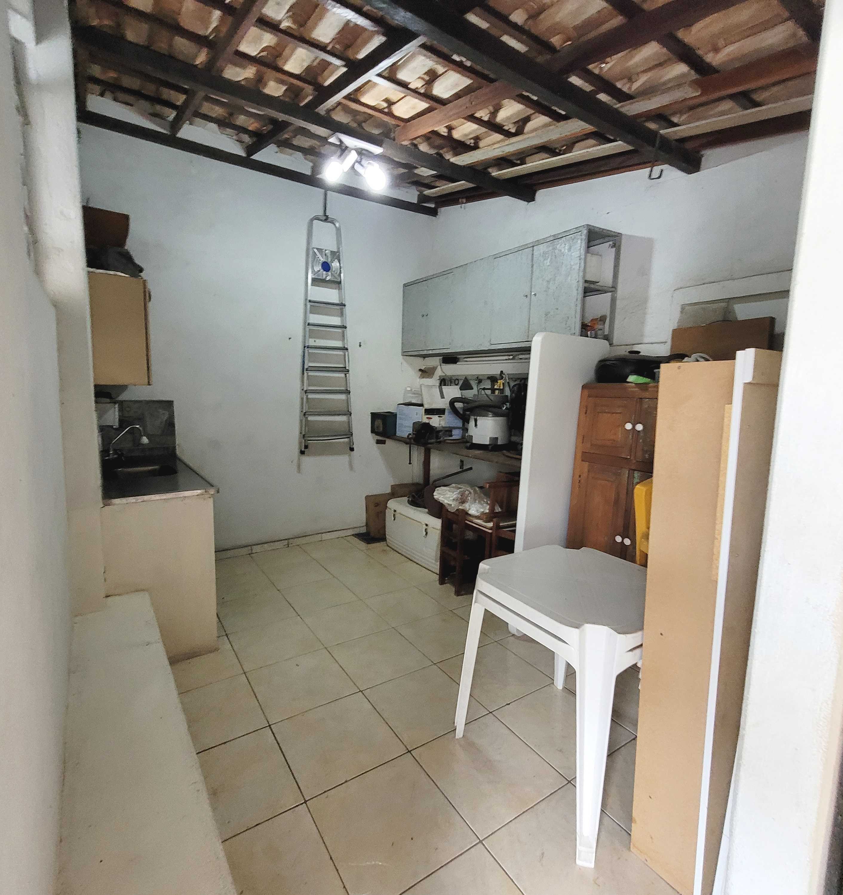 Casa à venda com 3 quartos, 360m² - Foto 14