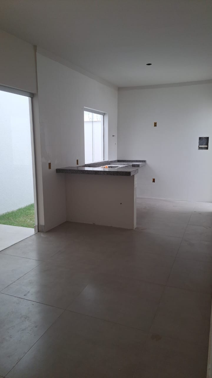 Casa à venda com 3 quartos, 66m² - Foto 2