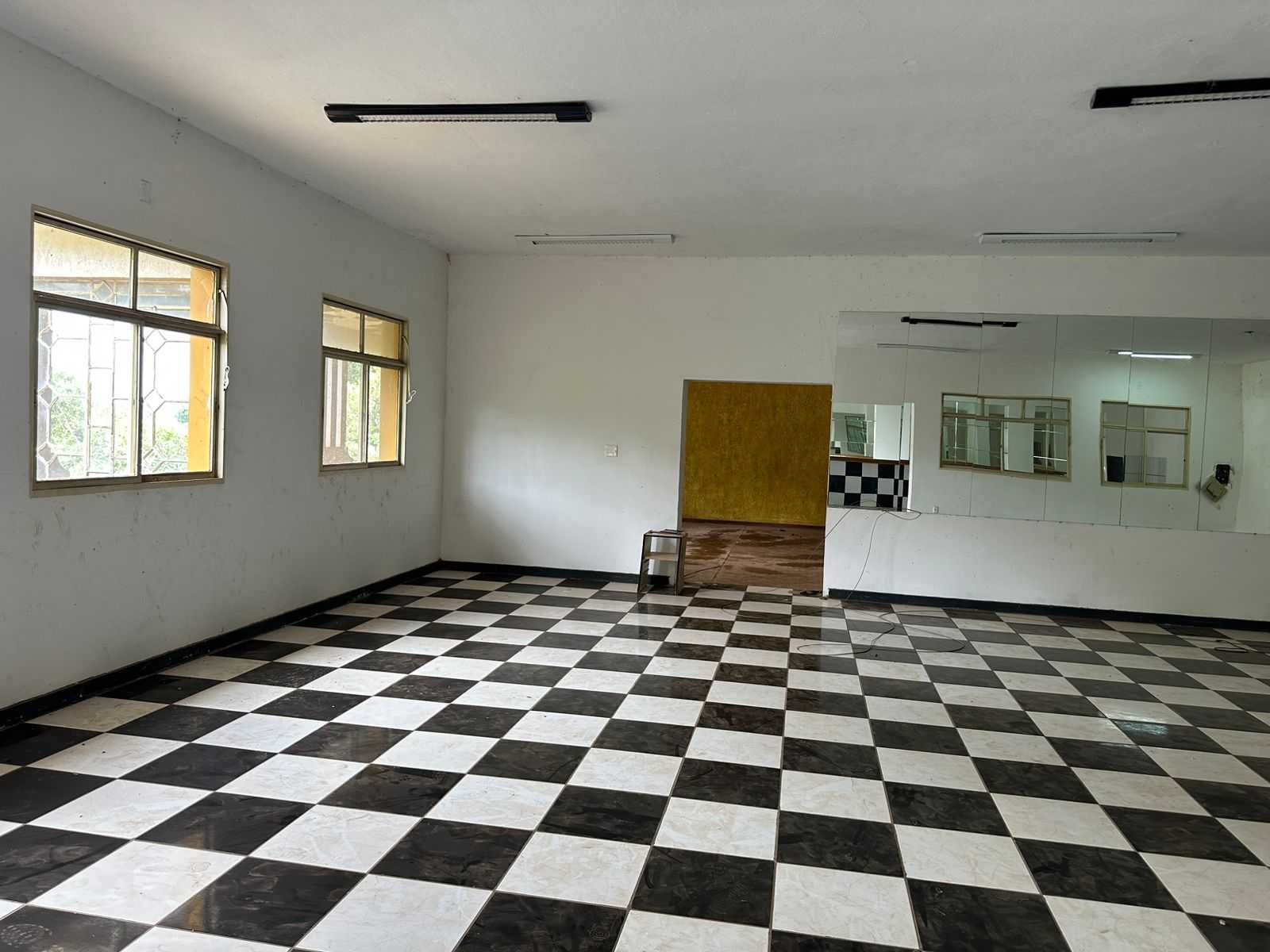 Loja-Salão à venda com 30 quartos, 10000m² - Foto 3