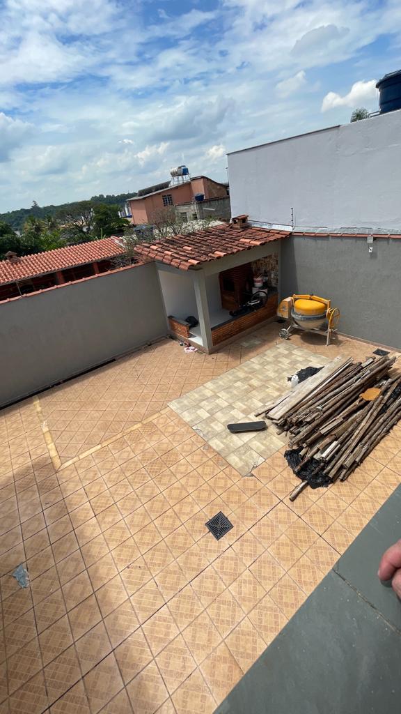 Casa à venda com 4 quartos, 220m² - Foto 2