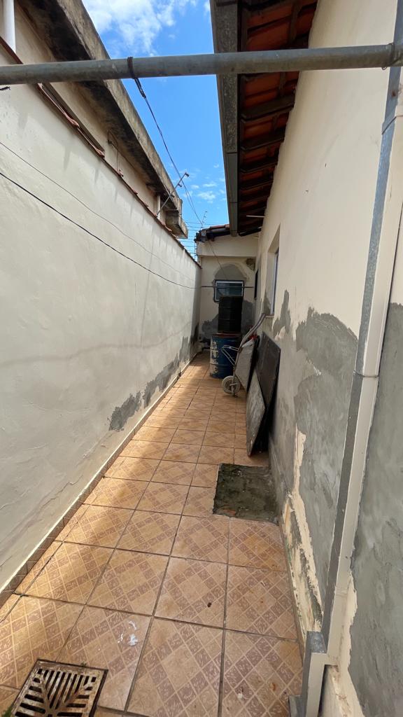 Casa à venda com 4 quartos, 220m² - Foto 18