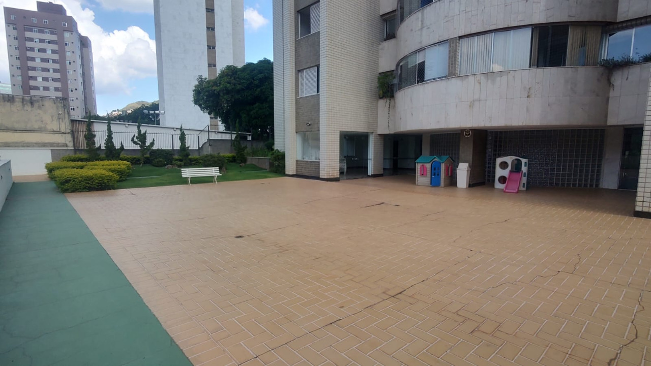 Apartamento à venda com 4 quartos, 149m² - Foto 9