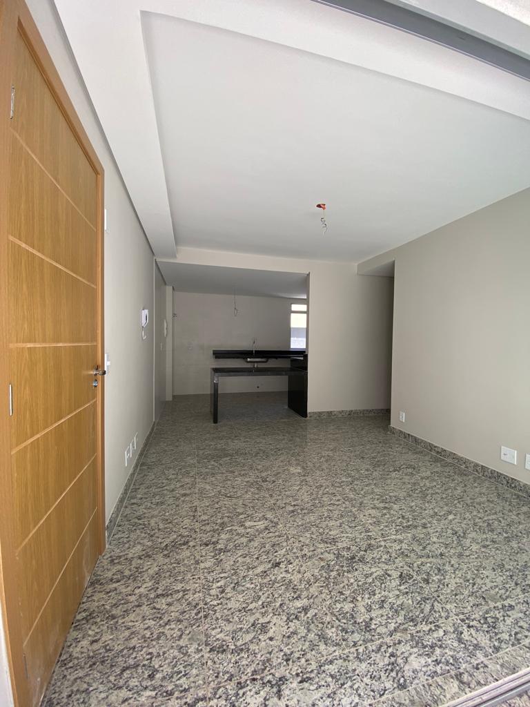 Apartamento à venda com 2 quartos, 66m² - Foto 4