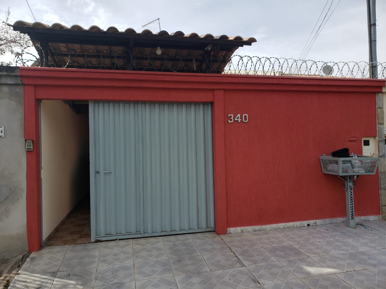 Casa à venda com 3 quartos, 114m² - Foto 1