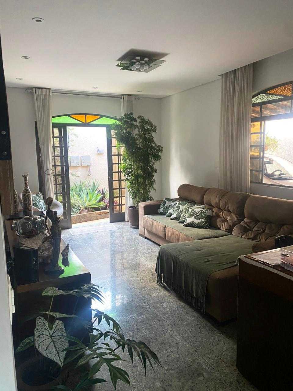 Casa à venda com 3 quartos, 300m² - Foto 5