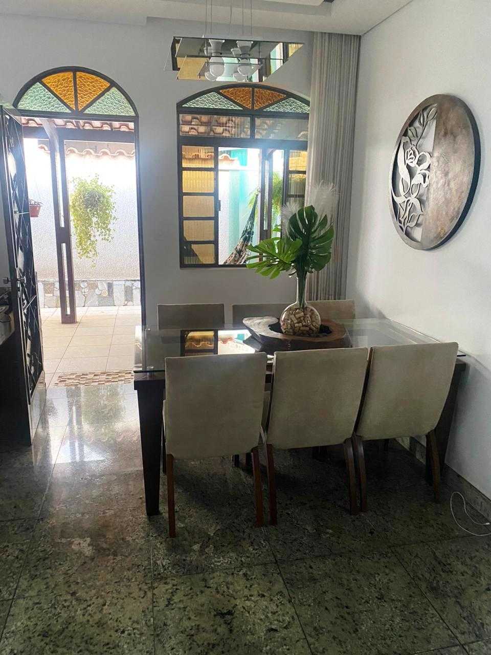 Casa à venda com 3 quartos, 300m² - Foto 8