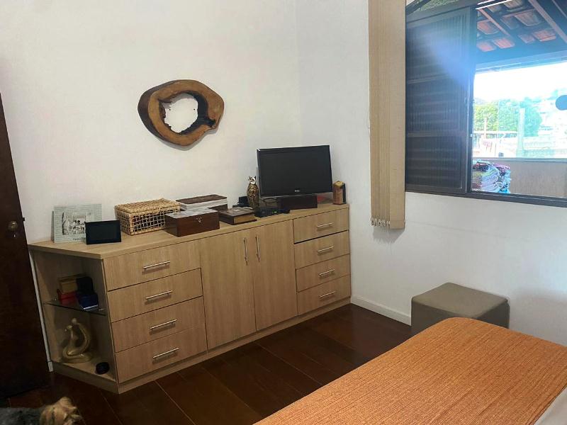 Casa à venda com 3 quartos, 300m² - Foto 21