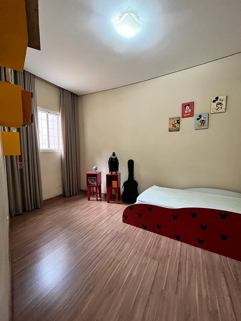 Casa à venda com 3 quartos, 400m² - Foto 6