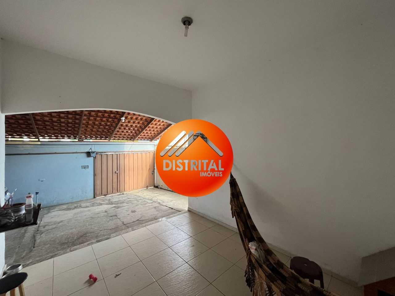 Casa à venda com 4 quartos, 360m² - Foto 1