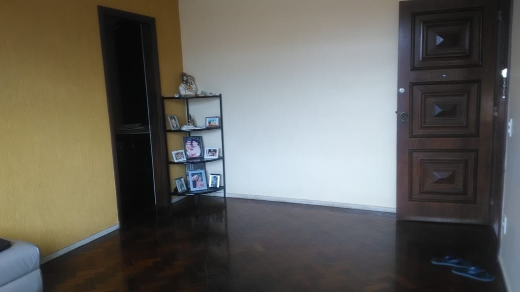 Apartamento à venda com 3 quartos, 110m² - Foto 2