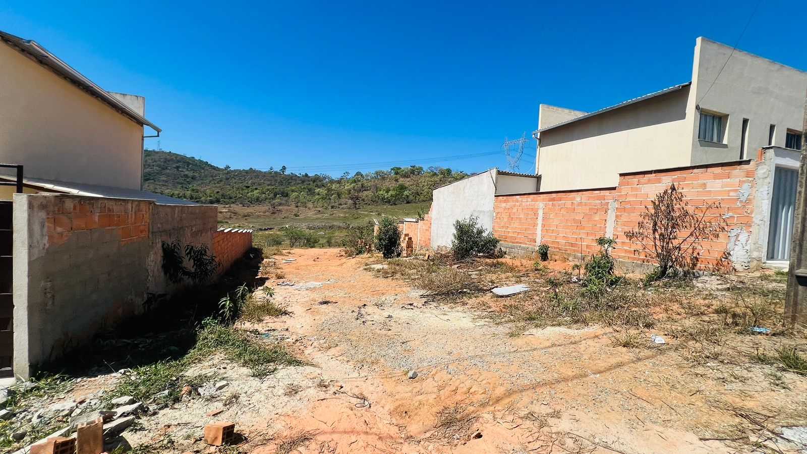 Terreno à venda, 360m² - Foto 1