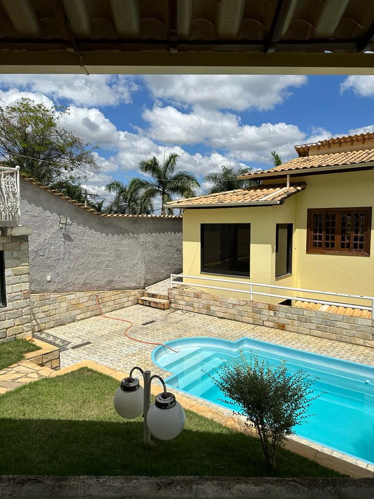 Casa à venda com 5 quartos, 736m² - Foto 1