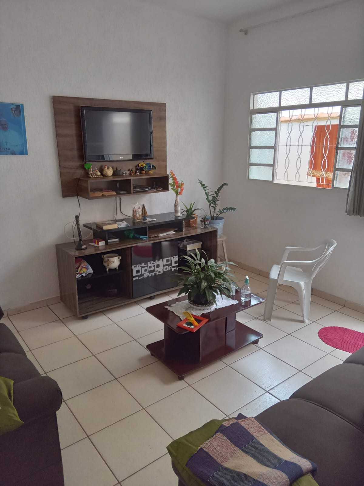 Casa à venda com 2 quartos, 220m² - Foto 4