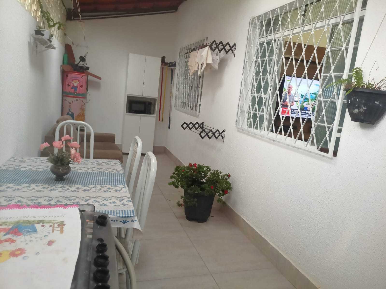 Casa à venda com 3 quartos, 85m² - Foto 1